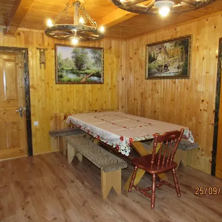 Kotiedzh U Mariny Lodge Jaremtsje