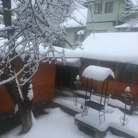 Kotiedzh U Mariny Lodge *